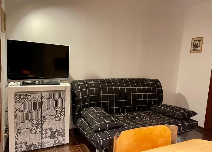 Wunderschoenes 2 Zimmer Apartment Zentrum Goldstadt